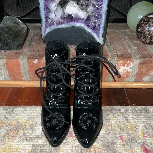 NWOT YRU Patent Aura Boot - Picture 1 of 7